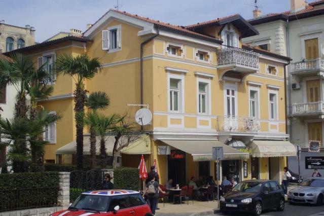 Apartment Center Opatija Bagian luar foto