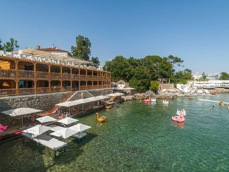 Apartment Center Opatija Bagian luar foto